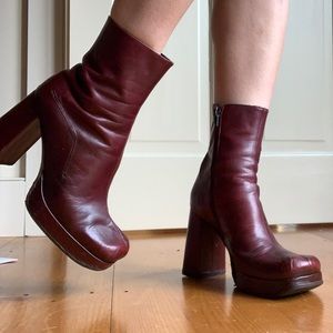 GUESS BURGUNDY RED HEELED PLATFORM SLIM BOOTS Y2K 90S